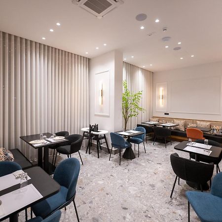 11Suites Aigio Bagian luar foto