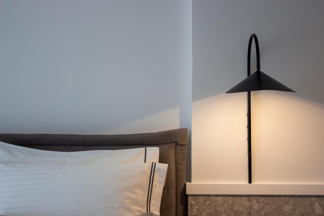 11Suites Aigio Bagian luar foto