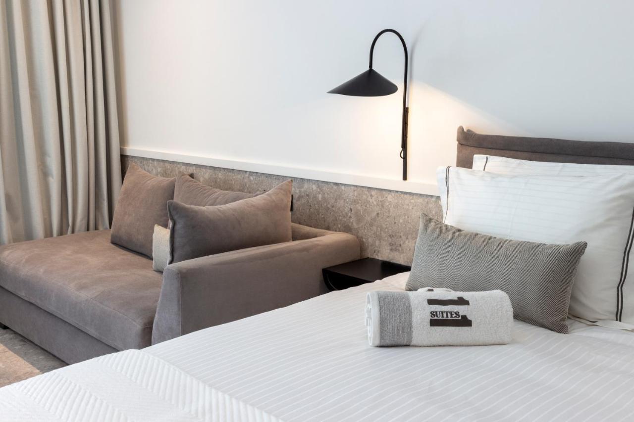 11Suites Aigio Bagian luar foto
