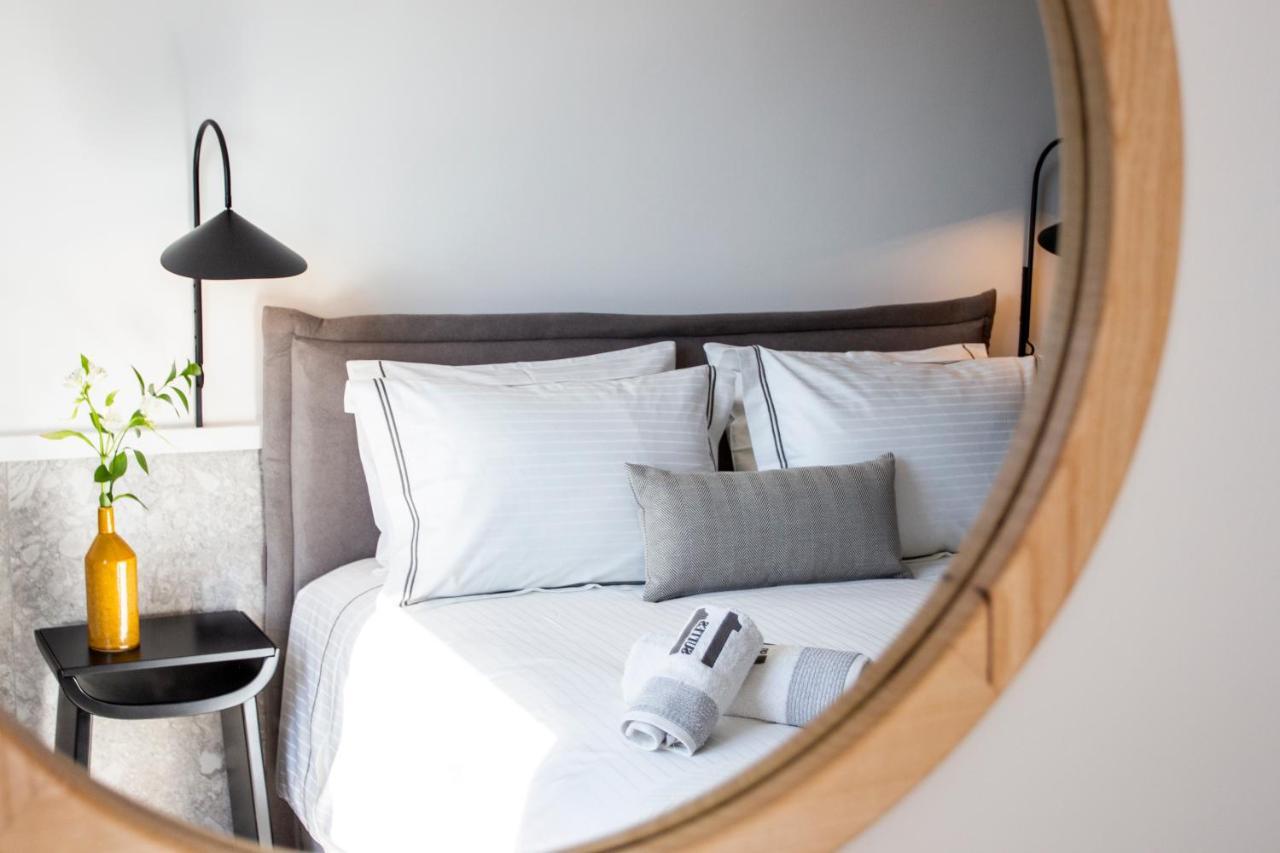 11Suites Aigio Bagian luar foto