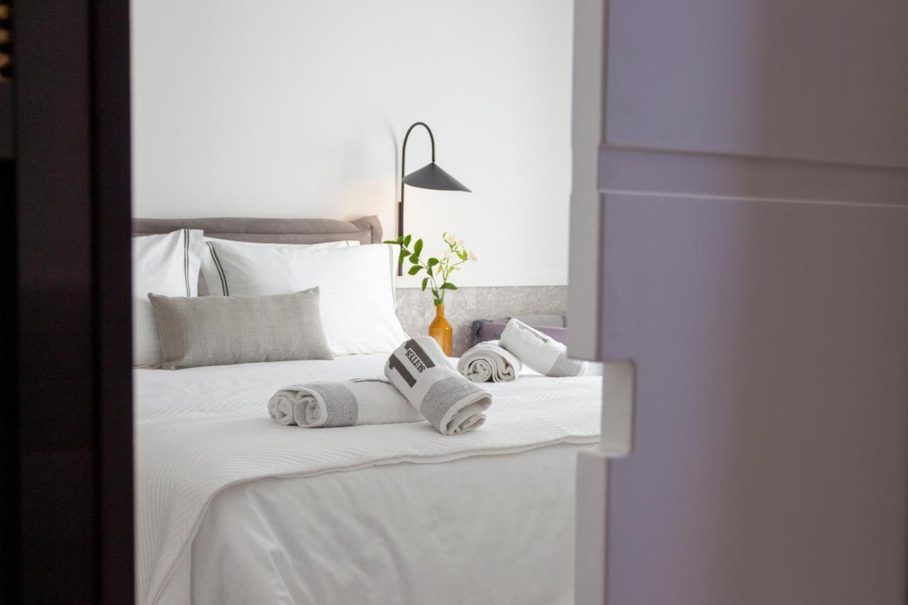 11Suites Aigio Bagian luar foto