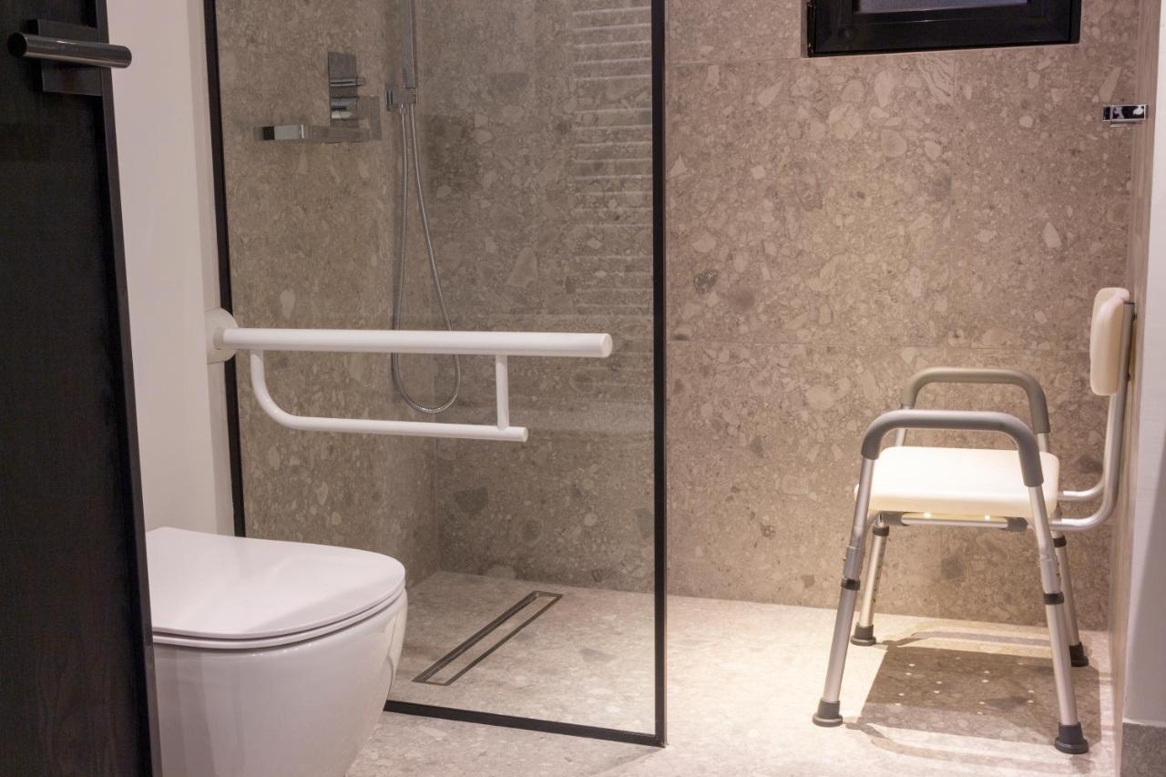 11Suites Aigio Bagian luar foto