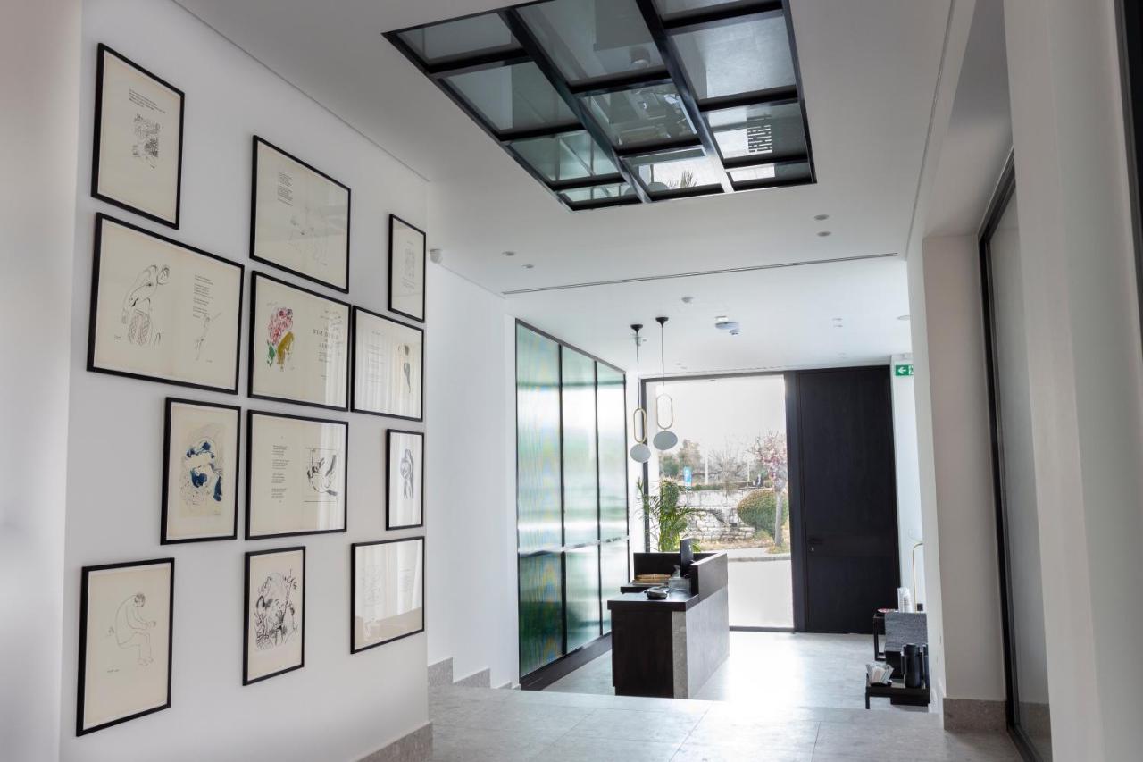 11Suites Aigio Bagian luar foto