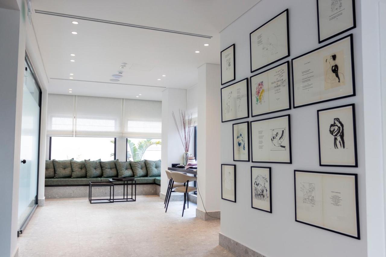 11Suites Aigio Bagian luar foto