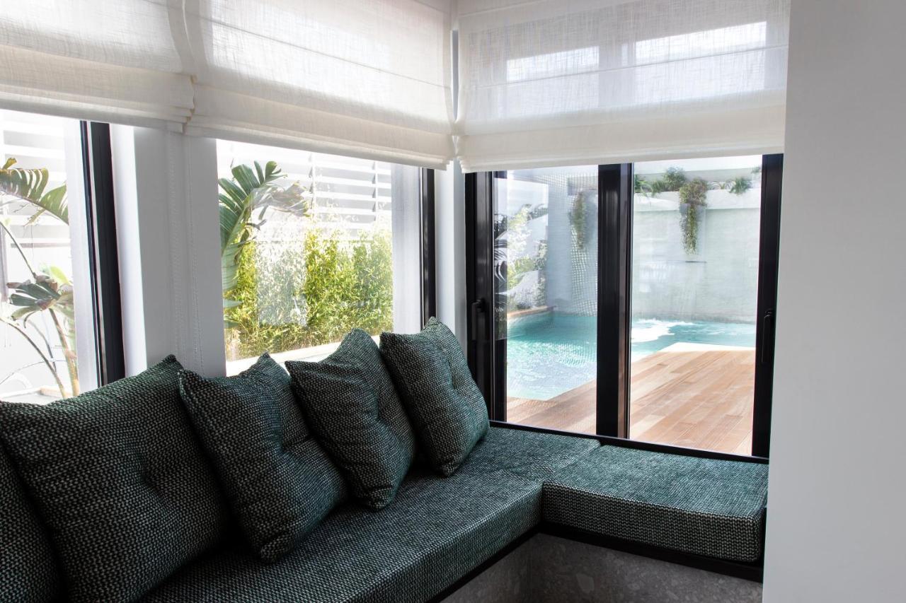 11Suites Aigio Bagian luar foto