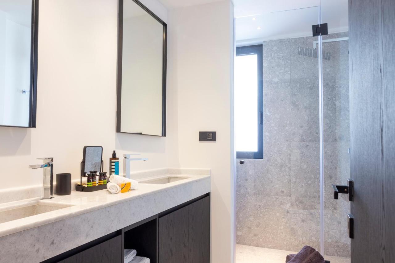11Suites Aigio Bagian luar foto